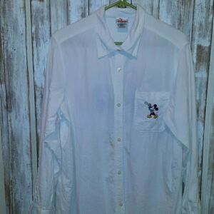 Disney Store white ladies shirt extra large